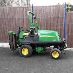 John Deere 8400 professional Cylinder Ride-on