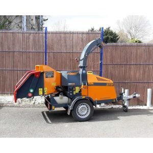 (SOLD) Forst ST8 8" diesel wheeled wood chipper